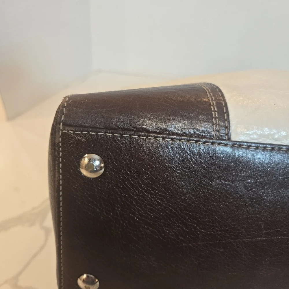 Coach Hamptom Pebbled Leather Turn Lock Sachel Tote Bag Brown Cream Medium 13960 - Picture 5 of 14